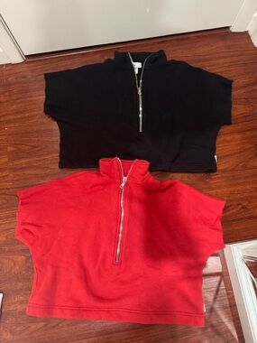 Good American -Zip Cropped Tops - Black & Red